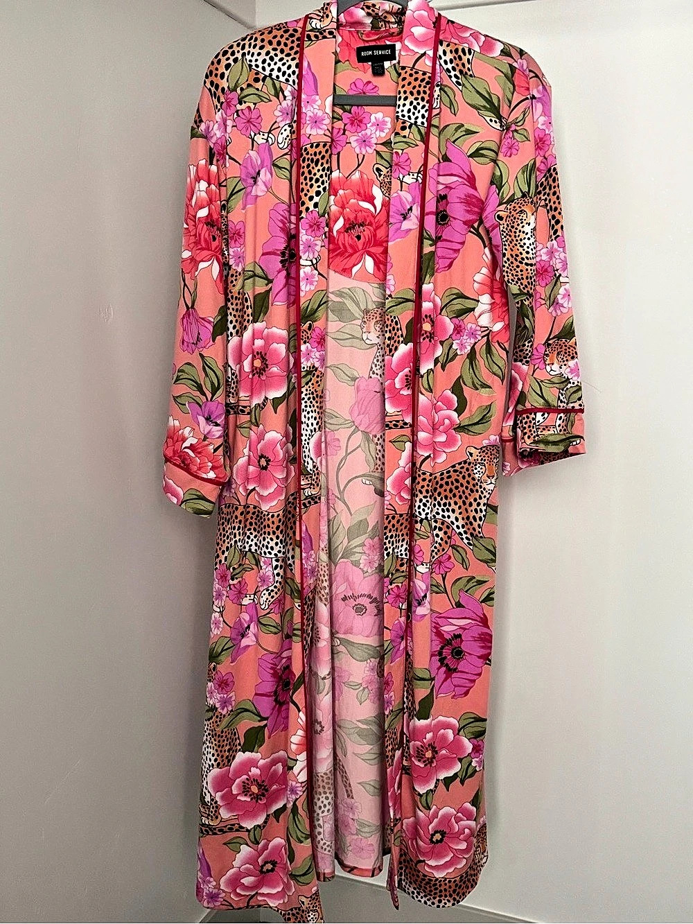 Room Service Women's Woven Robe (Pink Jungle) Pink & Purple Floral Leopard